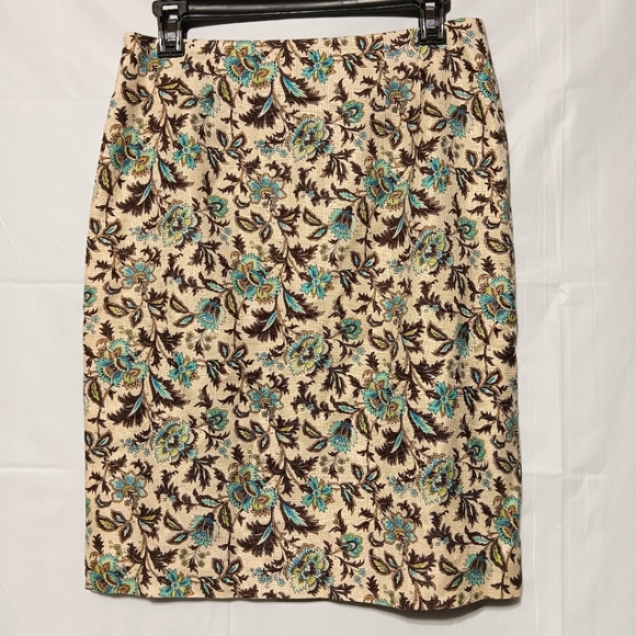 Ann Taylor LOFT, NWOT Women's Skirt, Size 6, Beige with Floral Pattern - Picture 7 of 7